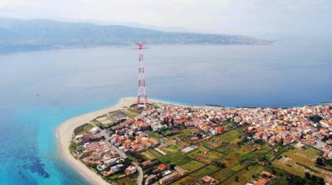 Tyrrhenian Sea Apartment Torre di Faro Exteriör bild