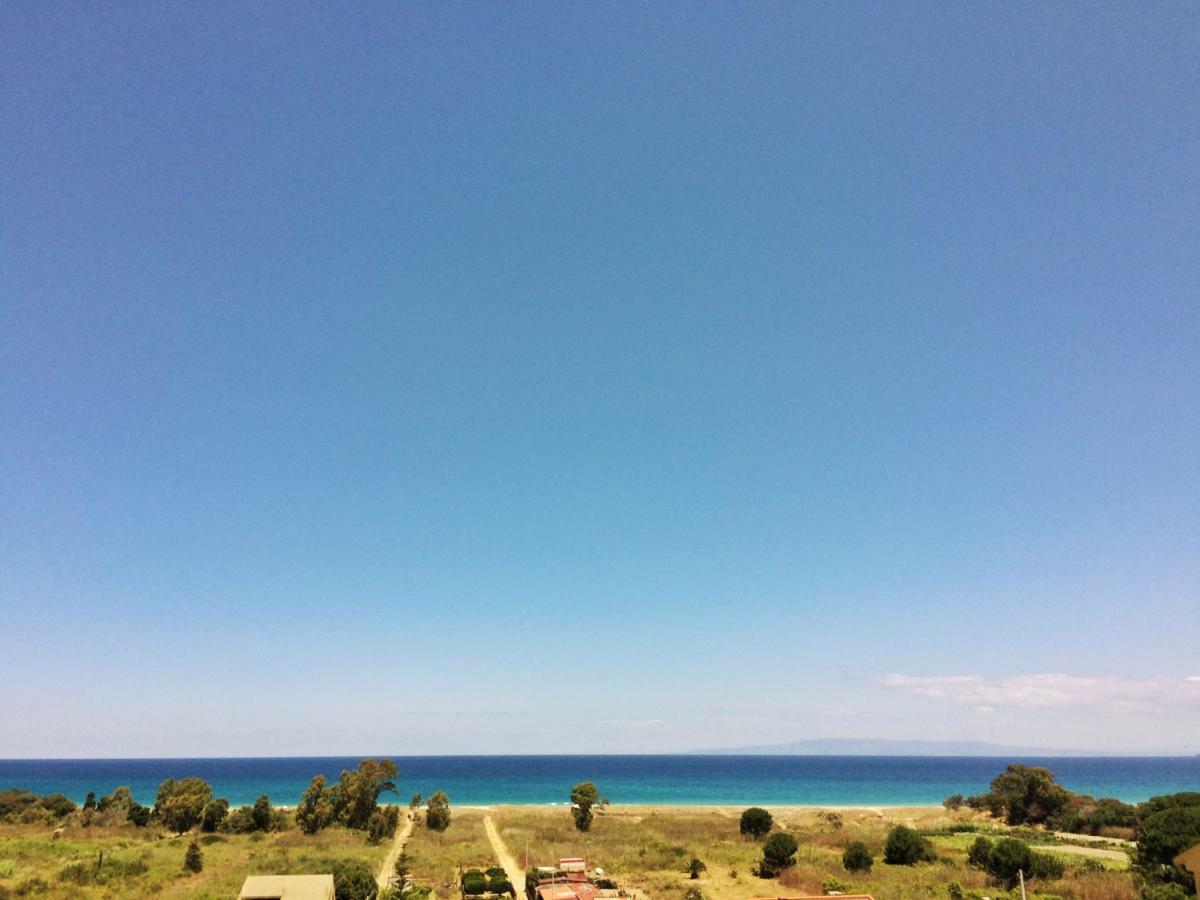 Tyrrhenian Sea Apartment Torre di Faro Exteriör bild